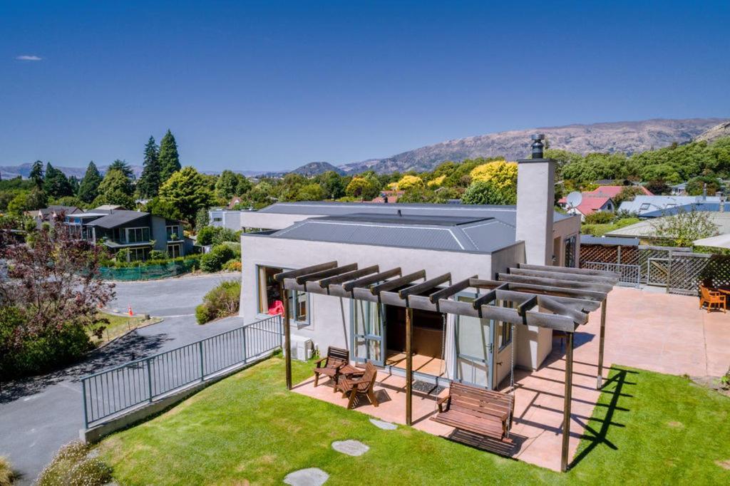 Sargood Splendour - Wanaka Holiday Home ภายนอก รูปภาพ