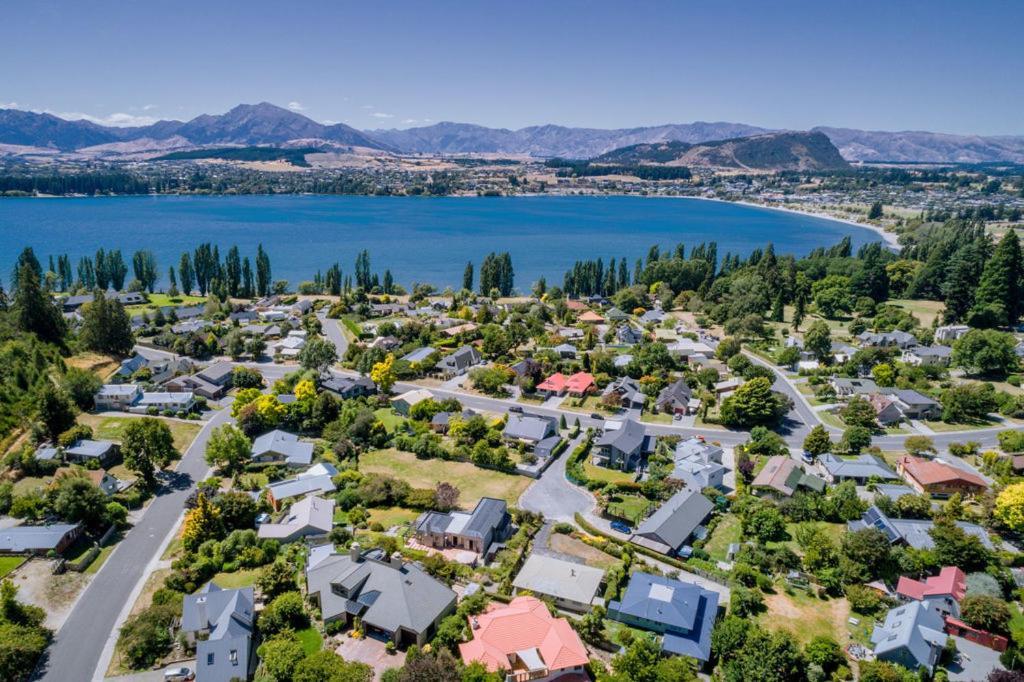 Sargood Splendour - Wanaka Holiday Home ภายนอก รูปภาพ